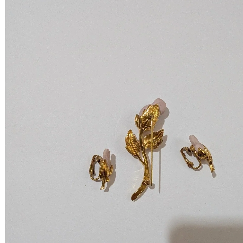 Vintage Avon Pink Rosebud Brooch and Clip On Earrings Set Gold Tone Floral